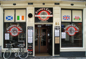 Stones Caf�